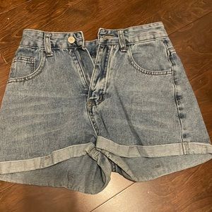 Cute high rise Jean shorts